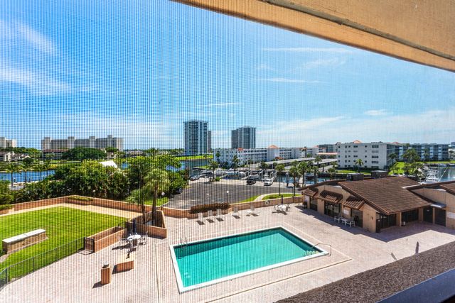 1030 Us Highway 1 413, North Palm Beach, FL 33408