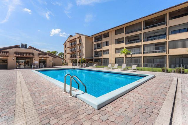 1030 Us Highway 1 413, North Palm Beach, FL 33408