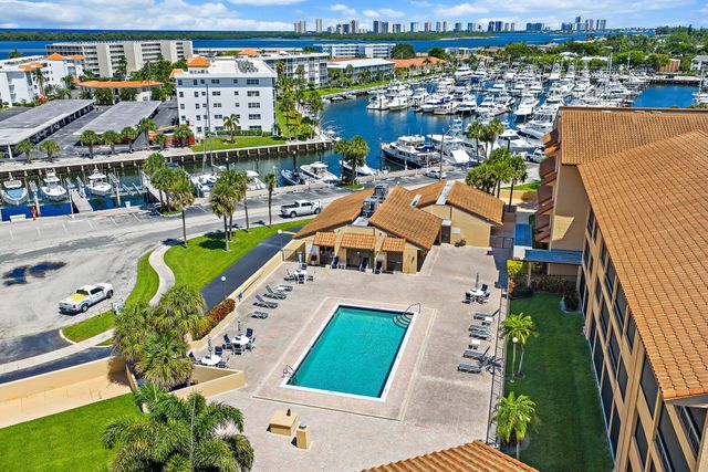 1030 Us Highway 1 413, North Palm Beach, FL 33408