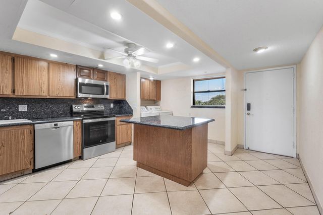 1030 Us Highway 1 413, North Palm Beach, FL 33408