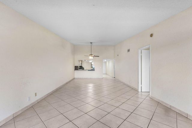 1030 Us Highway 1 413, North Palm Beach, FL 33408