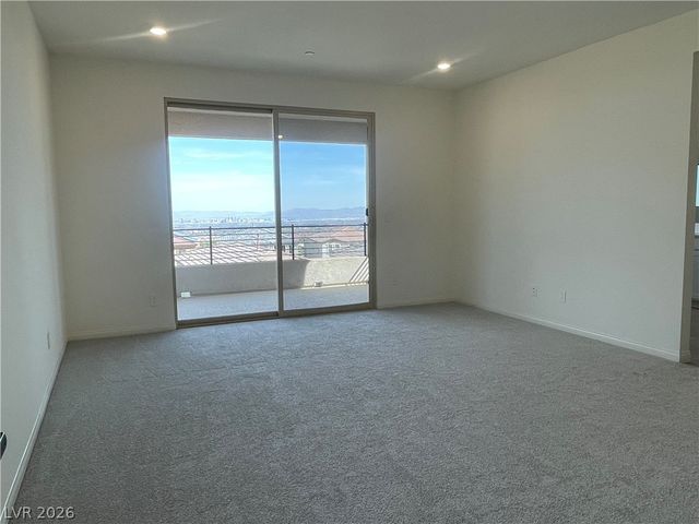 592 Clover Bar Lane, Las Vegas, NV 89138