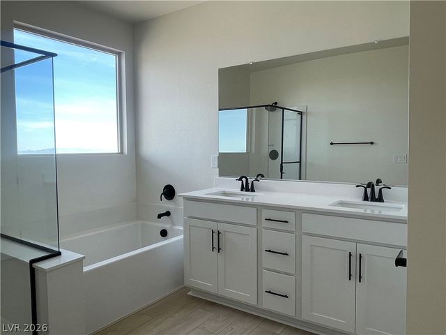 592 Clover Bar Lane, Las Vegas, NV 89138