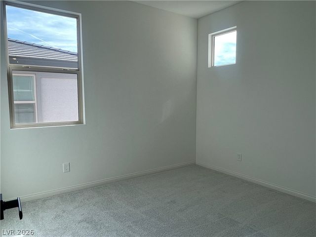 592 Clover Bar Lane, Las Vegas, NV 89138