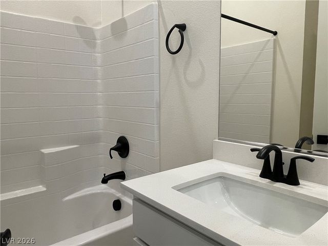 592 Clover Bar Lane, Las Vegas, NV 89138