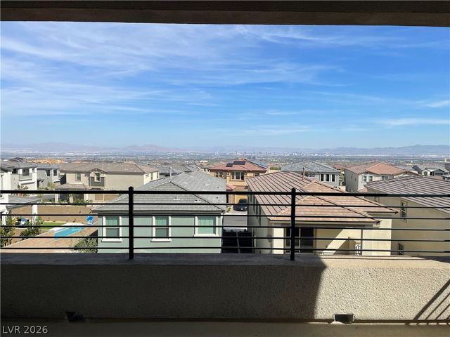 592 Clover Bar Lane, Las Vegas, NV 89138