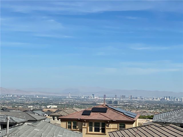 592 Clover Bar Lane, Las Vegas, NV 89138