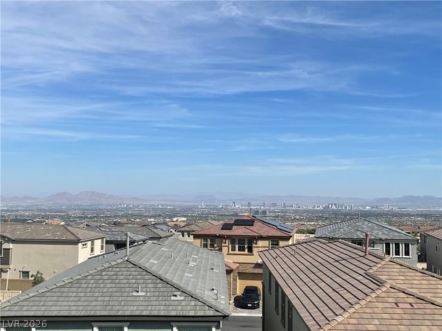 592 Clover Bar Lane, Las Vegas, NV 89138