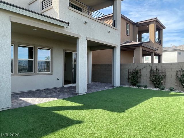 592 Clover Bar Lane, Las Vegas, NV 89138