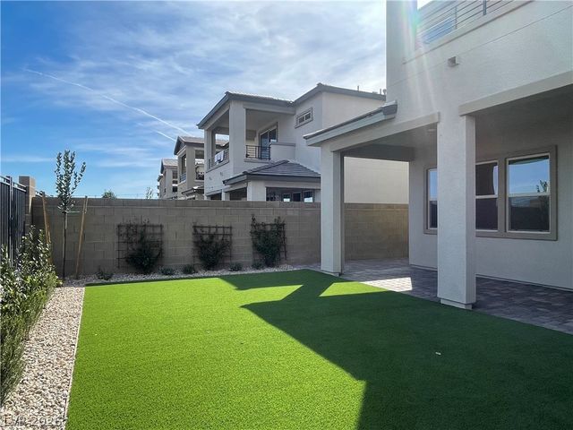 592 Clover Bar Lane, Las Vegas, NV 89138