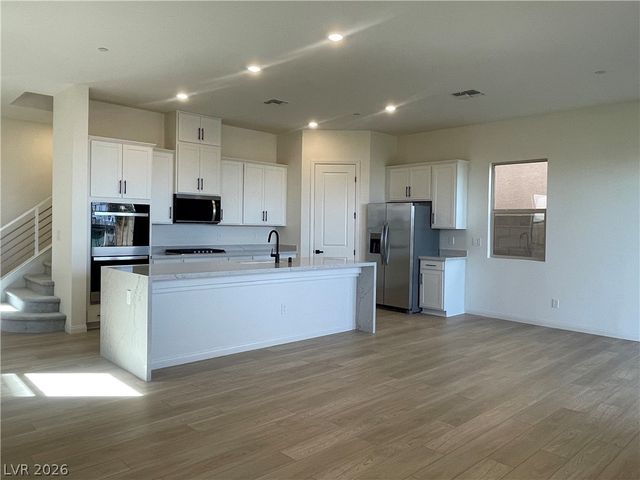 592 Clover Bar Lane, Las Vegas, NV 89138