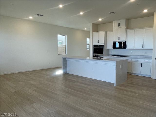 592 Clover Bar Lane, Las Vegas, NV 89138