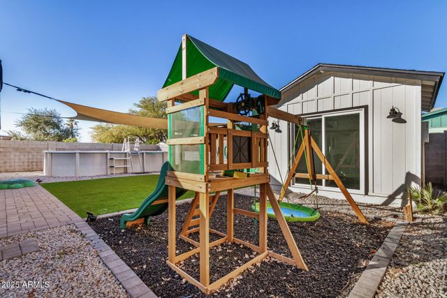 2402 W POINSETTIA Drive, Phoenix, AZ 85029