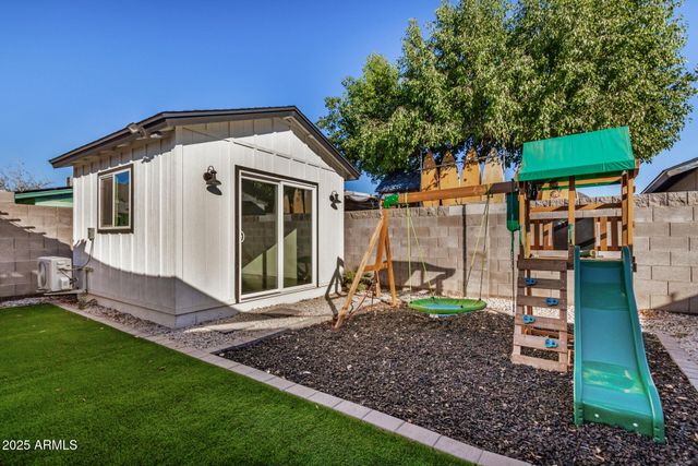 2402 W POINSETTIA Drive, Phoenix, AZ 85029