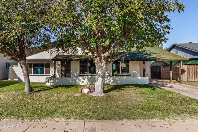 2402 W POINSETTIA Drive, Phoenix, AZ 85029