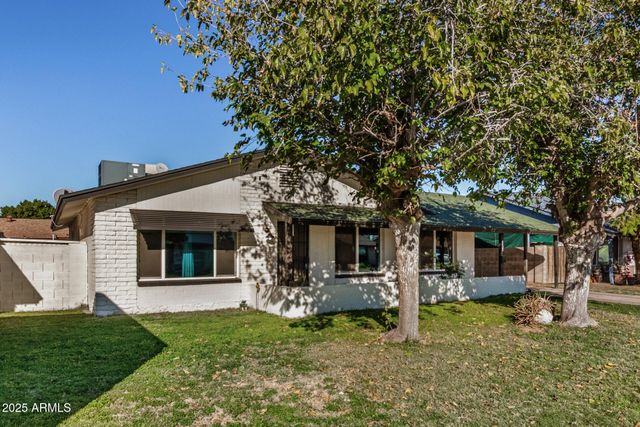 2402 W POINSETTIA Drive, Phoenix, AZ 85029