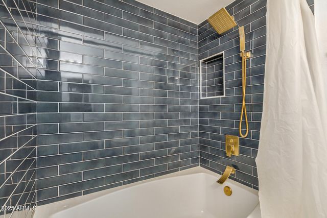 2402 W POINSETTIA Drive, Phoenix, AZ 85029