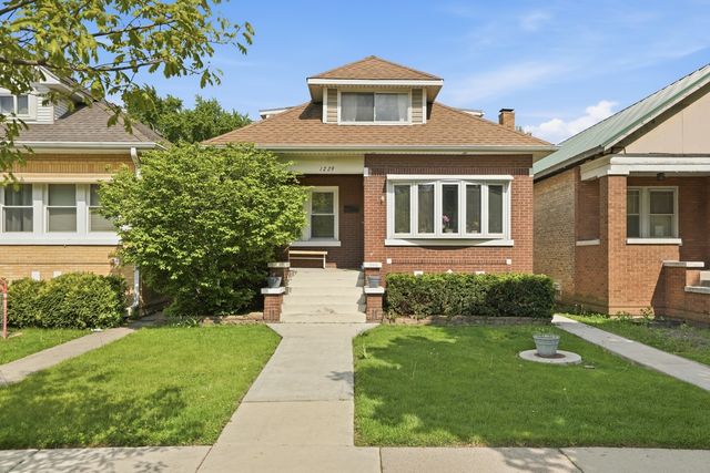 1229 Maple Avenue, Berwyn, IL 60402