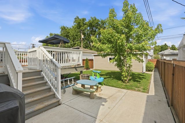 1229 Maple Avenue, Berwyn, IL 60402