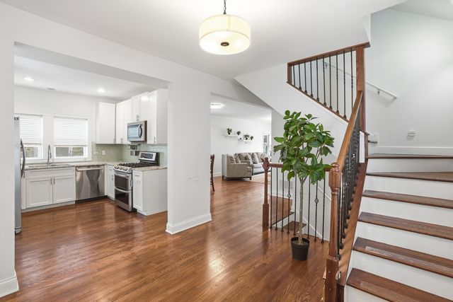 1229 Maple Avenue, Berwyn, IL 60402