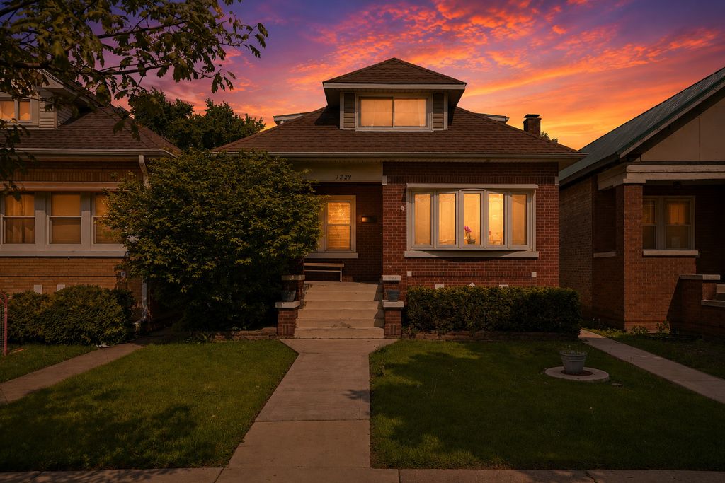 1229 Maple Avenue, Berwyn, IL 60402