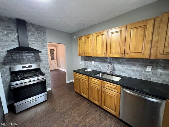 3569 W 147th Street, Cleveland, OH 44111