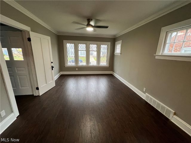 3569 W 147th Street, Cleveland, OH 44111