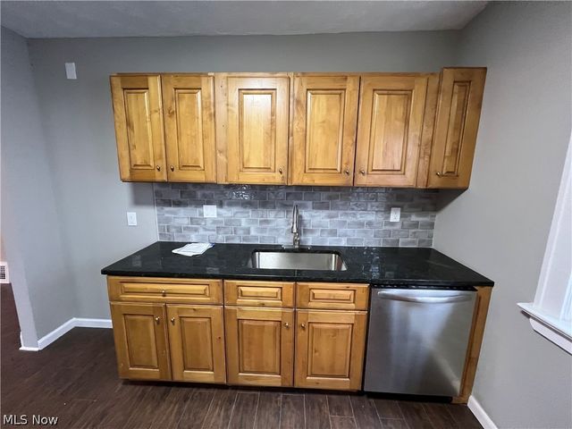 3569 W 147th Street, Cleveland, OH 44111
