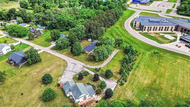 324 Fairlane Drive NW, Sparta, MI 49345