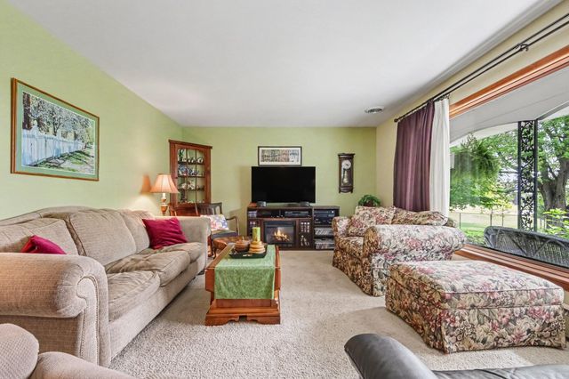 324 Fairlane Drive NW, Sparta, MI 49345