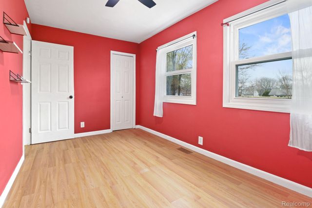 6077 Crown Point, Flint, MI 48506