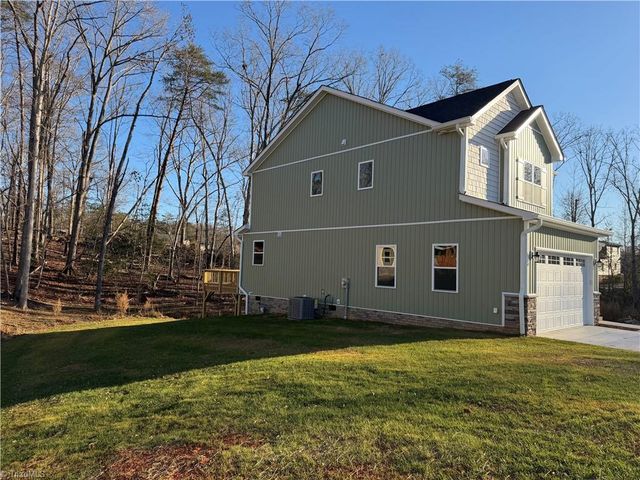 517 Woods Drive, Randleman, NC 27317