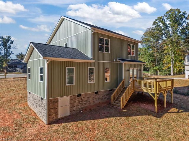 517 Woods Drive, Randleman, NC 27317