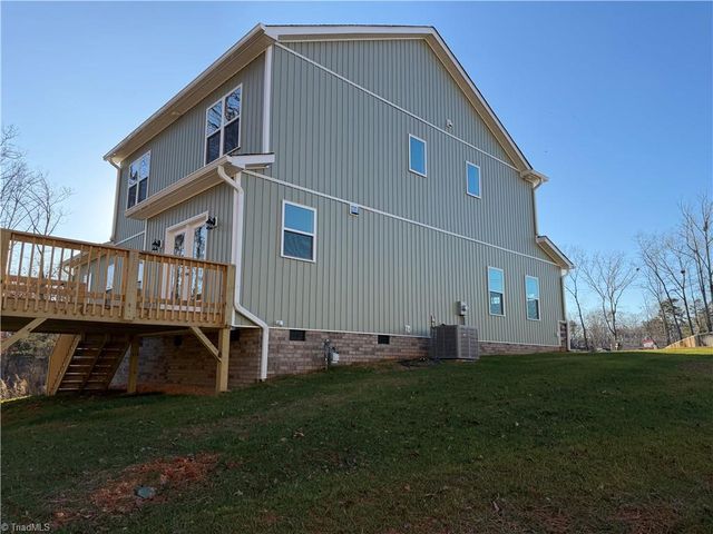 517 Woods Drive, Randleman, NC 27317