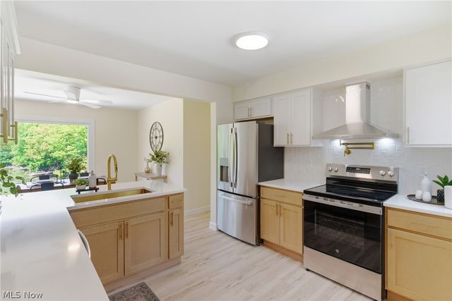 17305 Alexander Road, Walton Hills, OH 44146