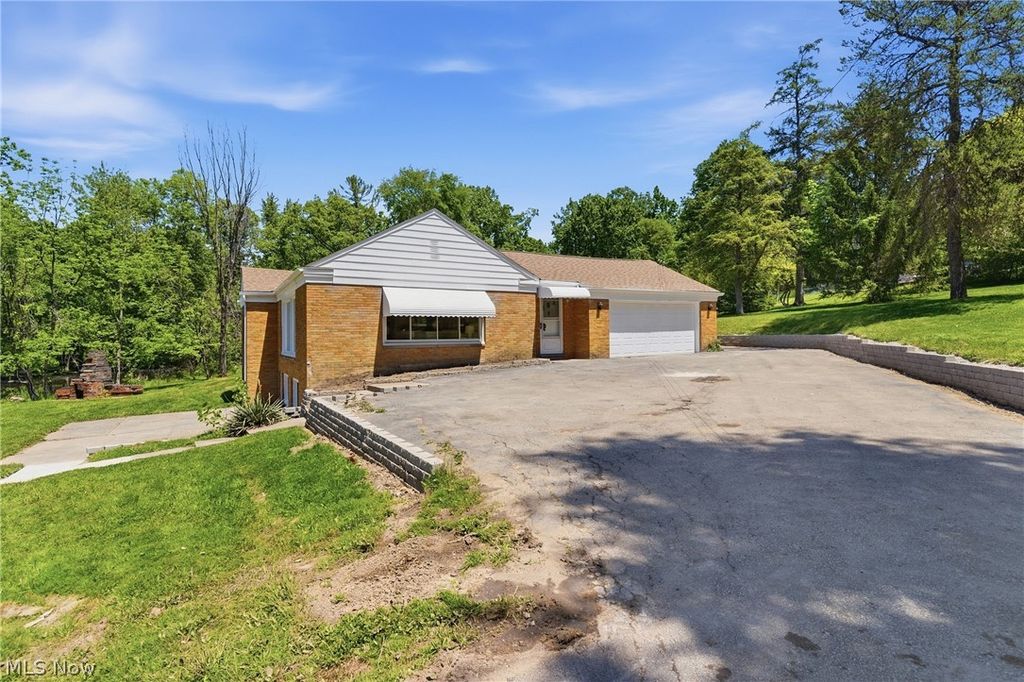 17305 Alexander Road, Walton Hills, OH 44146