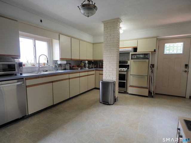 9 Lawton Terrace, Ansonia, CT 06401