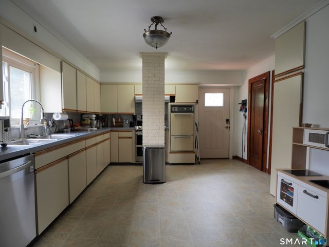 9 Lawton Terrace, Ansonia, CT 06401