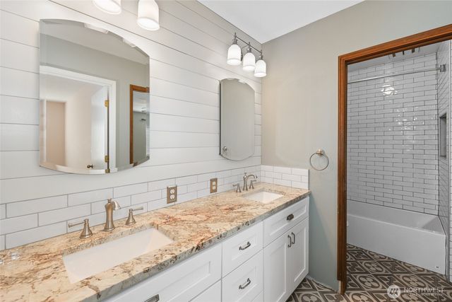21039 SE 268th Court, Covington, WA 98042