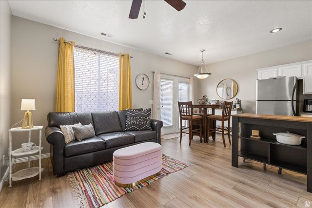 628 W CREEK BLUFF CV, Sandy, UT 84070