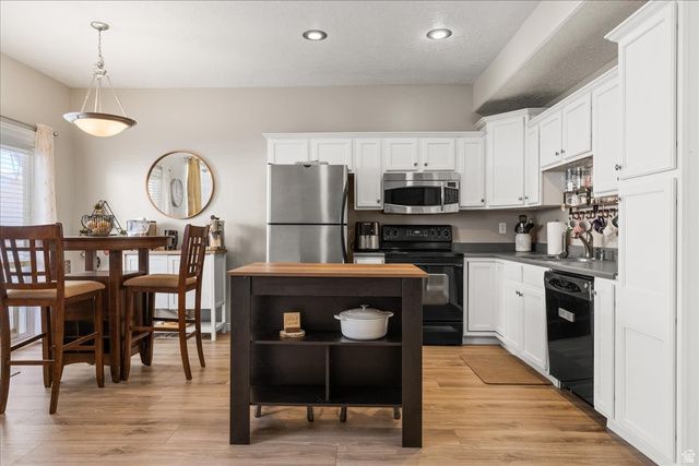 628 W CREEK BLUFF CV, Sandy, UT 84070