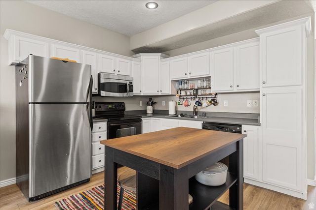 628 W CREEK BLUFF CV, Sandy, UT 84070