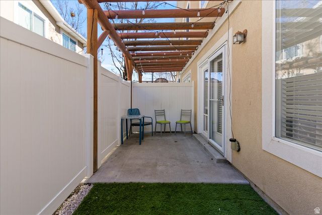 628 W CREEK BLUFF CV, Sandy, UT 84070