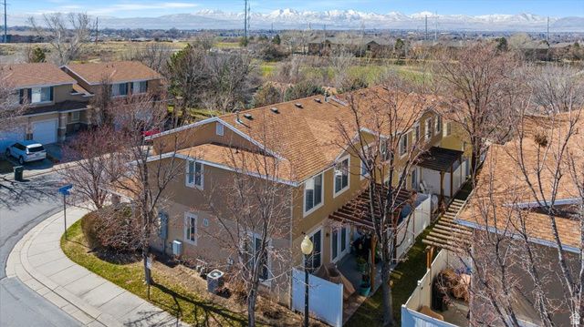 628 W CREEK BLUFF CV, Sandy, UT 84070