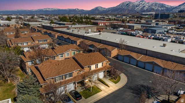 628 W CREEK BLUFF CV, Sandy, UT 84070