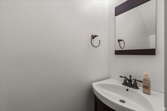 628 W CREEK BLUFF CV, Sandy, UT 84070