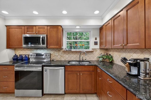 15009 Claymoor Court 8, Chesterfield, MO 63017