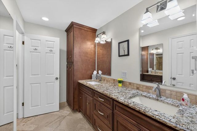 15009 Claymoor Court 8, Chesterfield, MO 63017