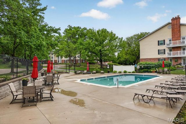 15009 Claymoor Court 8, Chesterfield, MO 63017