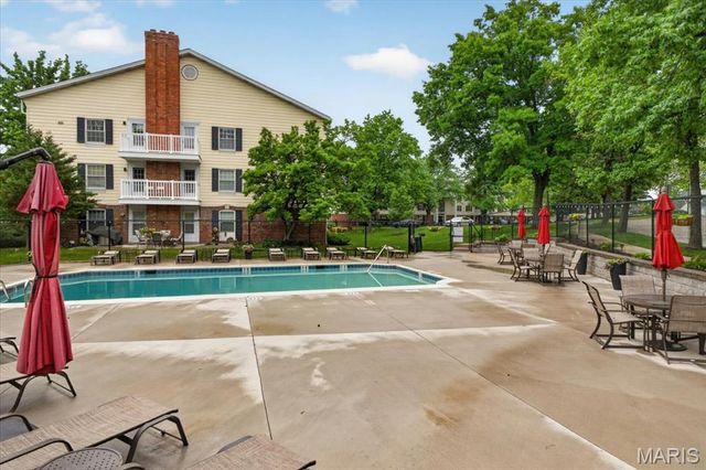 15009 Claymoor Court 8, Chesterfield, MO 63017